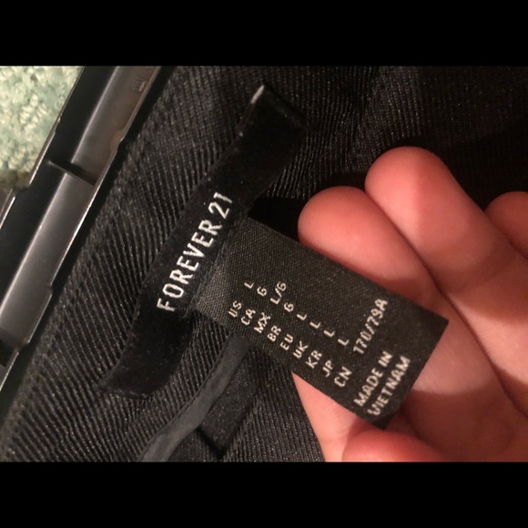 Forever 21 Black Pleated Skirt - Picture 3 of 4